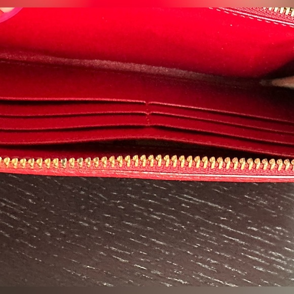 EUC Authentic Burberry zip around wallet.Red - Picture 9 of 11